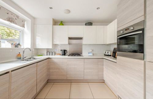 Quayside Home with Seperate Bar and optional access to Beach Hut - Foto 13