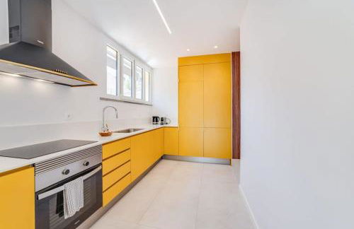 Cozy Coastal Getaway 3BR Apartment in Estoril - Foto 10