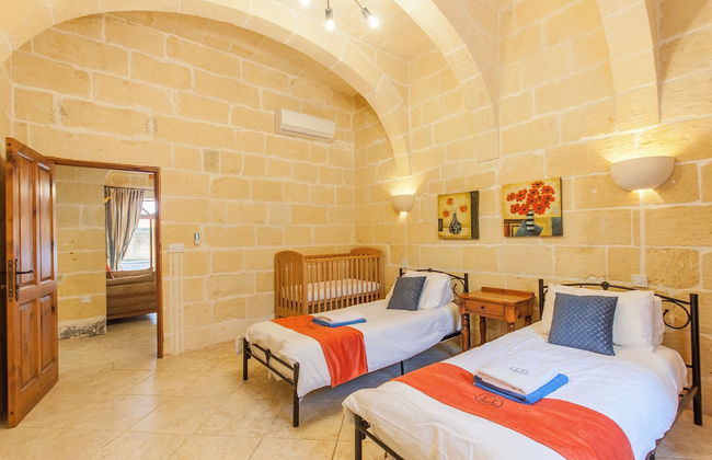 Centre Island Gozitan Farmhouse & Pool - Foto 9