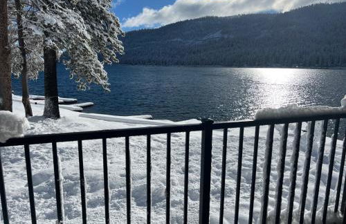 Beautiful Deluxe Studio w/Lake View #245 at Donner Lake Village - Foto 14
