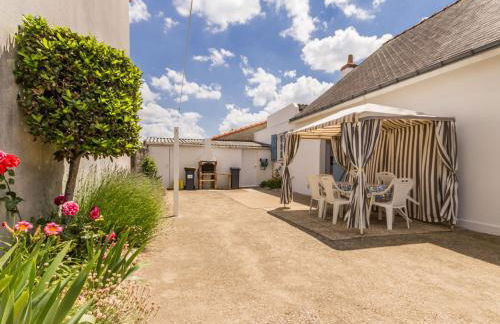 Charmant Gîte Familial à 30m de la Plage avec Cour Fleurie, Proche Commerces et Pêche à Pied - FR-1-306-833 - Foto 8
