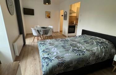 Studio 2ème étage - Centre-ville - Local vélos disponible - Foto 7