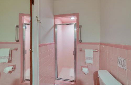 Fifties Beaufort Home with Patio, On Newport River! - Foto 13