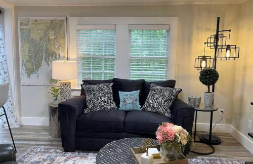 Cheerful 1 Bedroom Cottage Close to Everything 5 - Foto 1