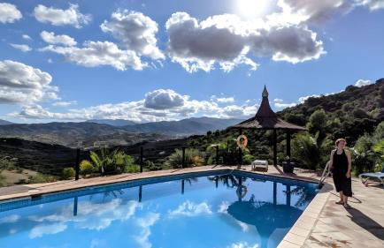 Rural cottage VINCENT van Gogh, with spectacular pool & OPTIONAL private 6 guests jacuzzi - Foto 1