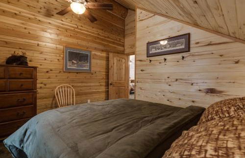 Lumberjack Lodge by KABINO Hot Tub Fire Pit Satellite WiFi Grill Large Porch - Foto 32