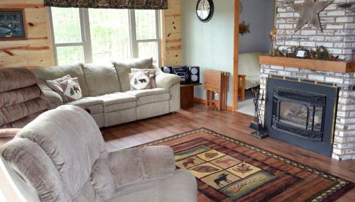 Quiet Lakeside Cabin Rental for Families just Outside of Minocqua, Wisconsin - Photo 2