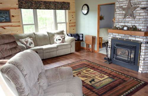 Quiet Lakeside Cabin Rental for Families just Outside of Minocqua, Wisconsin - Foto 2