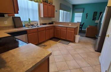 Spacious 5 bdrm 4 bth pool home, game room New Year special close to Disney, Epic Universe Spring Break Special - Foto 10
