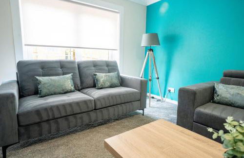 Whitburn house - Photo 3