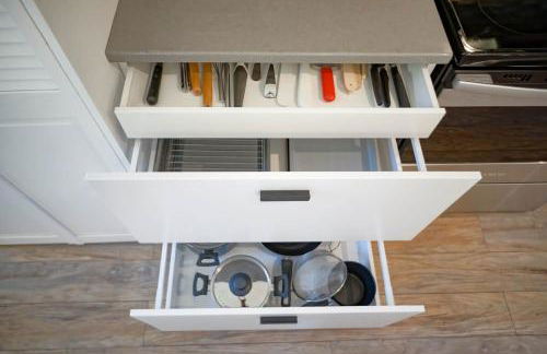 #StayinMyDistrict Modern Mid-Century Retreat - Foto 17