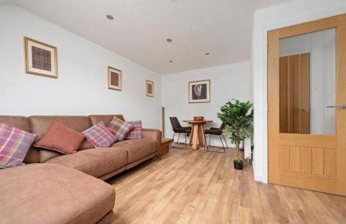 Historic 1BR Home in Culross Near Filming Sites - Foto 46