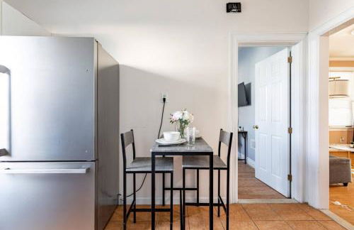 City Outside Serenity Inside: 2B1B NYC - 40 Min - Photo 26