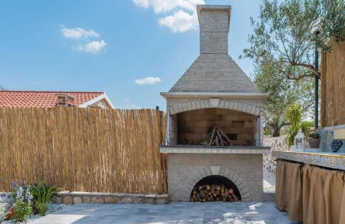 Holiday Home Rider - Two Bedroom Holiday Home with Outdoor Pool - Photo 12