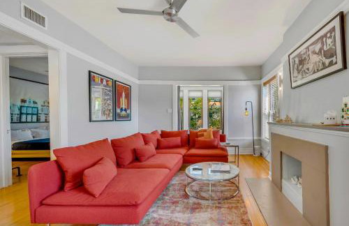 Steps to the Lakefront! This Uptown Beauty is Everything You Need for a Perfect Chicago Getaway condo - Photo 17