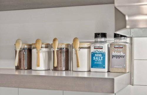 Stylish Modern Queen Suite Parking Pet Friendly - Foto 16