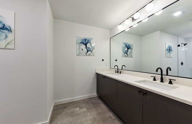 NEW Fab 4 BR - Outdoor Deck - gym - Mins to NYC - Foto 15