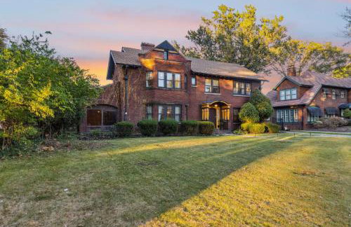 Steps to Edgewater - Sleeps 14 - Fun Game Room Retreat - Foto 6