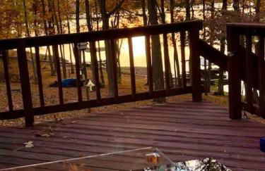 Beautiful Waterfront with Dock Firepit Hot tub - Foto 46