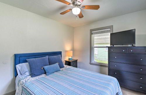 Lake Granbury Getaway about 1 Block to Waterfront - Foto 17