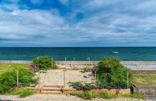 Stunning architect designed beachfront property - Foto 39