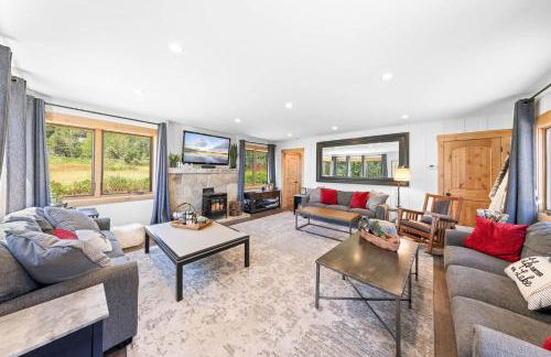 Rustling Grove in Tahoe City - Pet-Friendly, Walking Distance to Downtown and Lake - Private Hot Tub - Foto 4