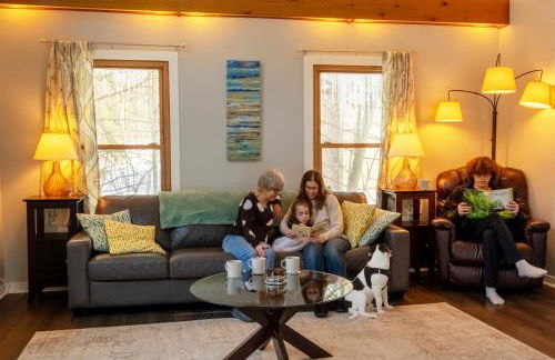 Secluded Home Walk to Marina GameRoom & HotTub - Foto 9