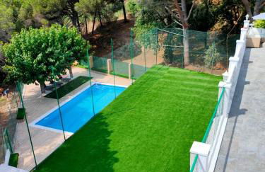 Maravillosa casa con piscina grande y bosque - Photo 3