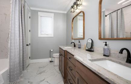 Blue Heron & Gray Fox by Avantstay 2 Lakefront Homes, Sleeps 44 Pool, Dock, Theater - Foto 72