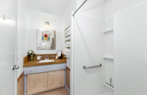 Sanctuary-5BR Home for Extended Stays & Family Comfort - Foto 29