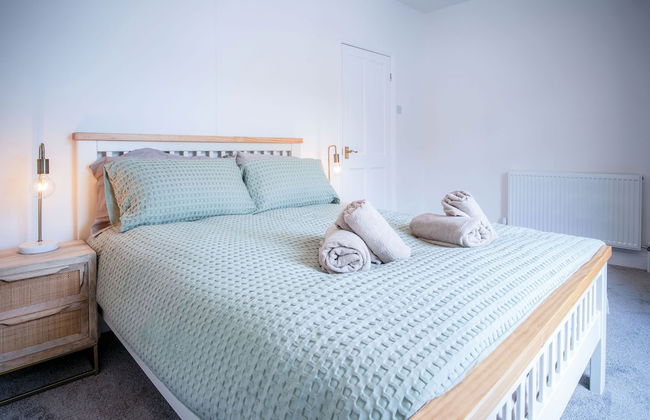 Castle Square - 2 Bedroom - Mumbles - Photo 15