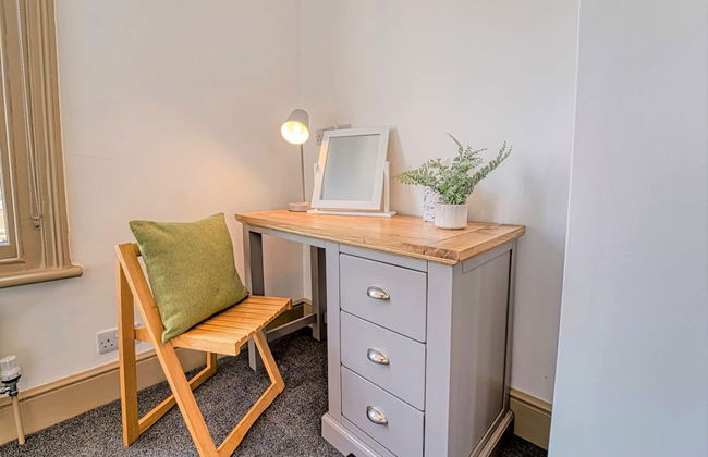 Host Stay Upper Tything Apartment - Photo 7