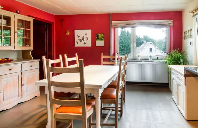 Tranquil Holiday Home With Private Garden - Photo 28