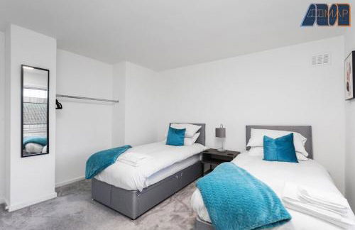 Modern 3 Bed Home in Bathgate with Garden - Photo 3