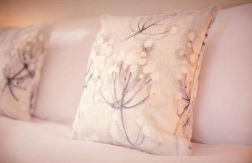 Riverbank Cottage - idyllic riverside country cottage on South Downs - Foto 20