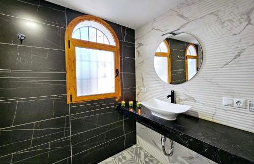 White Paradise Villa - Sol y Luz - by SunCastle apartamentos - Foto 39