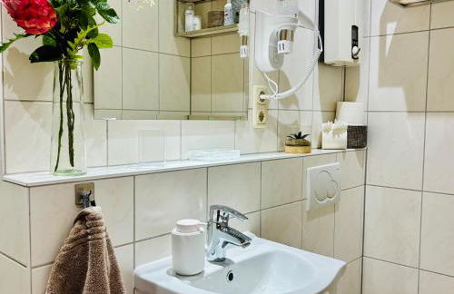 MoonDayHomes - TopLocation I 4Persons I Gallery Maisonette Boutique Apartment PERA - Foto 30