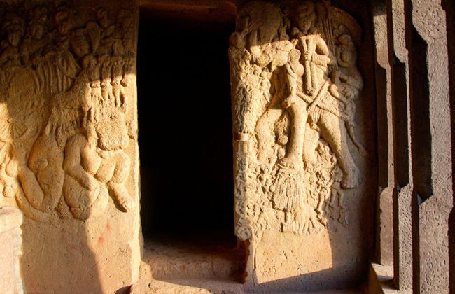 Ausflug zu den Karle- und Bhaje-Höhlen - Privat - Foto 1