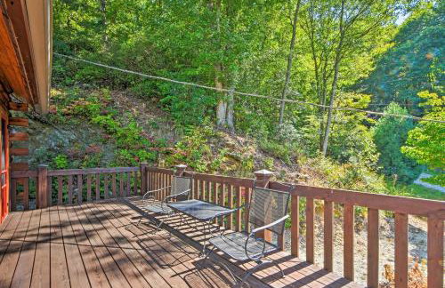 Rustic Andrews Cabin Rental with Deck and Fire Pit! - Foto 24