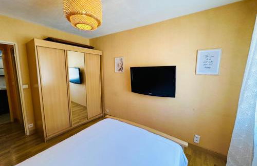 Spacieux 2 chambres 65m2 climatisé au village médiéval entre Nice et Antibes - Foto 9