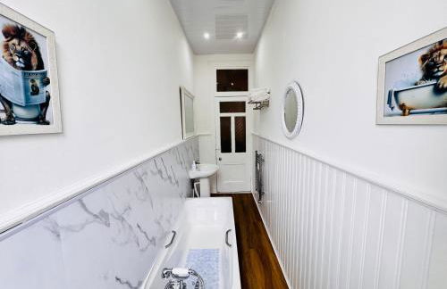 THE RESTING LION - Gourock Town Center Holiday Home Apartment - Foto 23