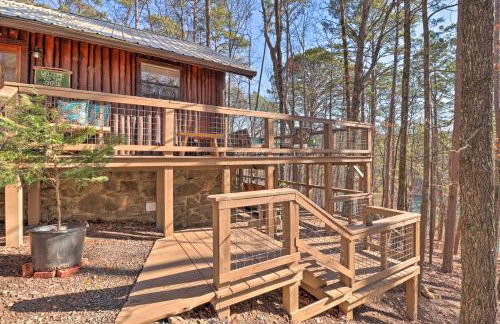 Scenic Greers Ferry Cabin with Deck and Fire Pit! - Foto 26