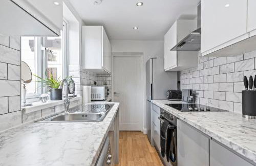 4 Bedroom, 2 Bath in NewCastle Town Centre - Foto 8