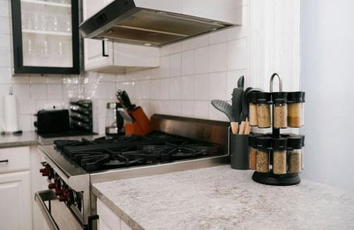 Top 1 Rated 4BR Lincoln Park House - King Bed - Photo 53