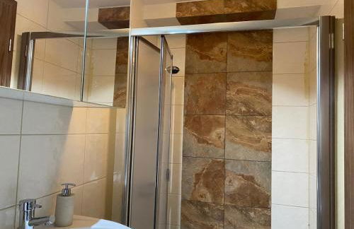 2-room flat with private entrance & privat parking - Foto 8