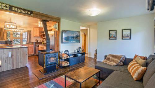 Glacier Retreat on 4 Acres with Sauna & Fire Pit - Foto 3