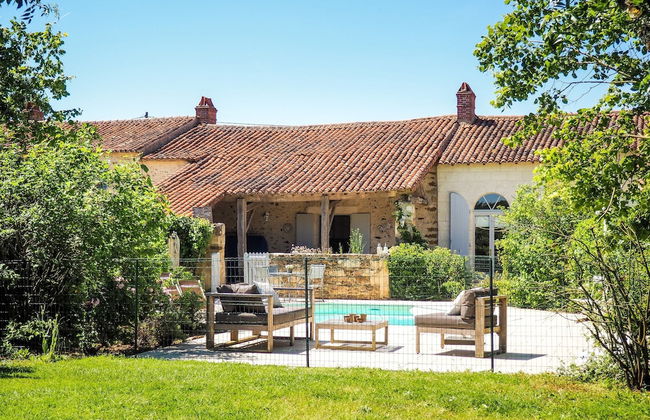 Holiday Home in Saint-laurent-de-la-salle With Pool - Foto 57
