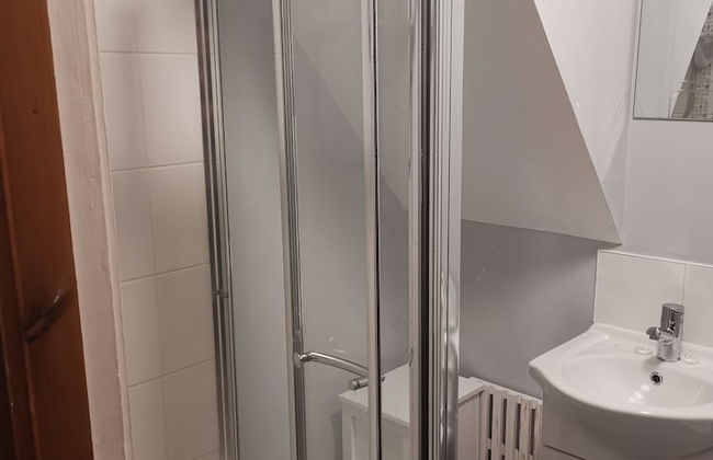 Chalet-sleeps6-parking-garden-pool - Foto 16