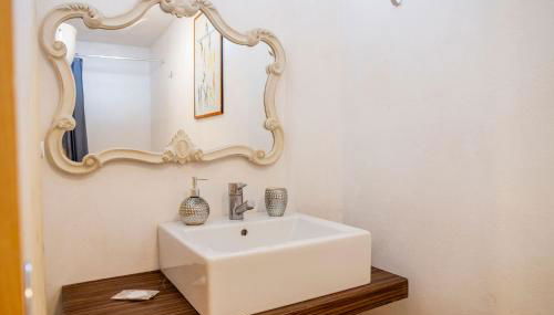 Monolocale con bagno, angolo cottura e letto matrimoniale a Baldacchino - Foto 4