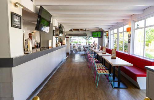 Ramada Hotel & Suites by Wyndham Costa del Sol - Foto 130